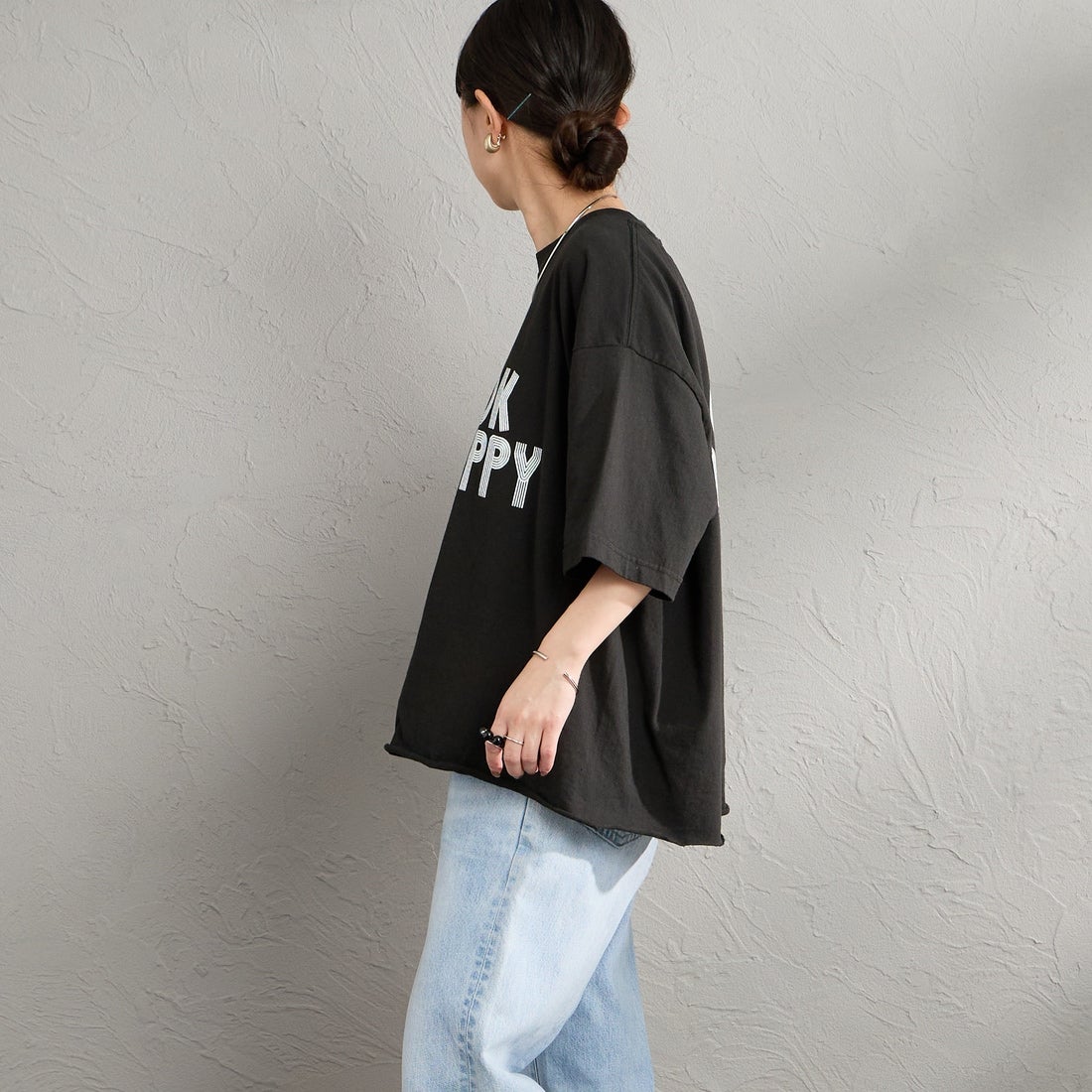 FUNG [ファング] I'M OK カットオフ プリントTシャツ [IM-OK] BLACK &&モデル身長：150cm 着用サイズ：M&&