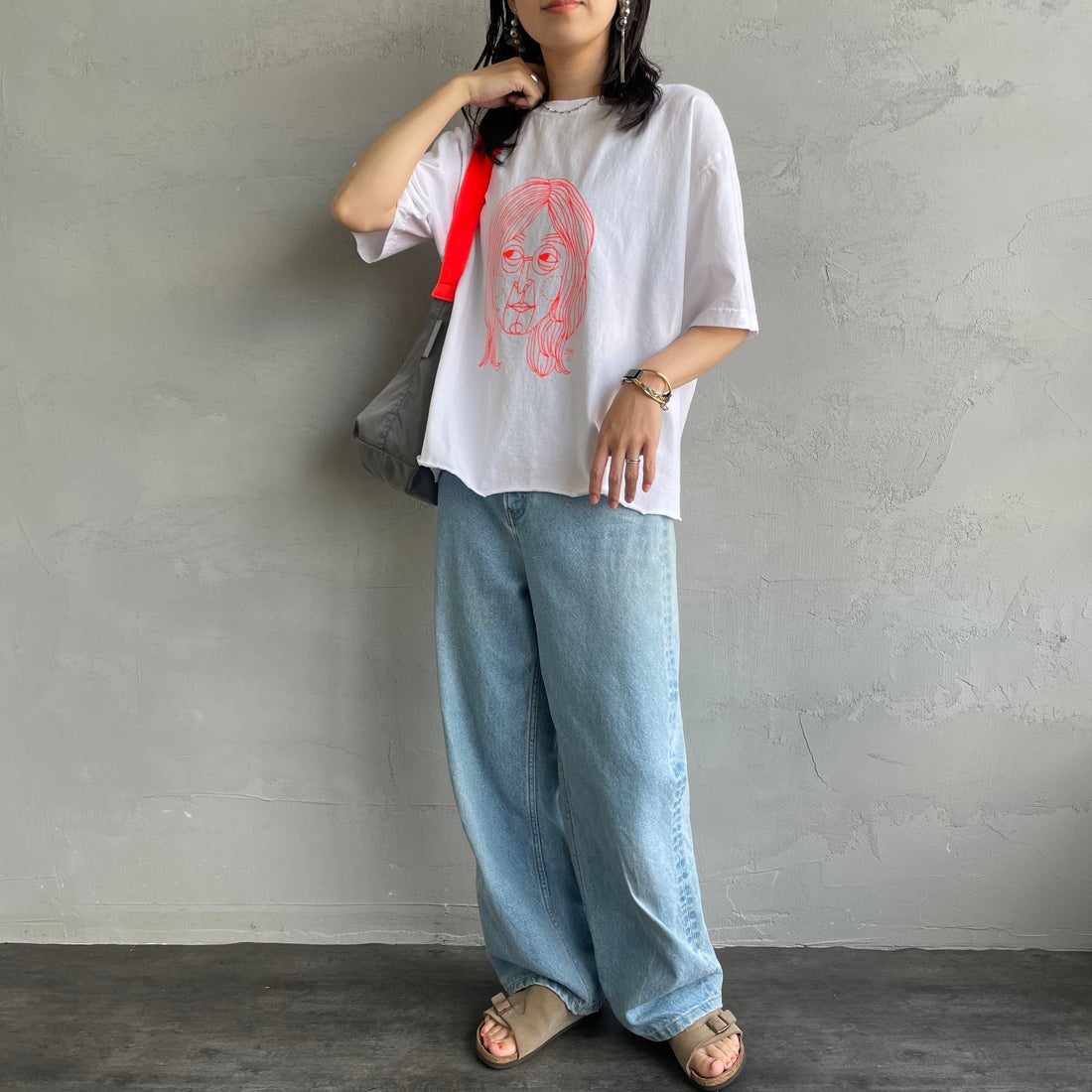 FUNG [ファング] 別注 J カットオフ プリントTシャツ [J-JF] WHT/ORANGE &&モデル身長：160cm 着用サイズ：M&&