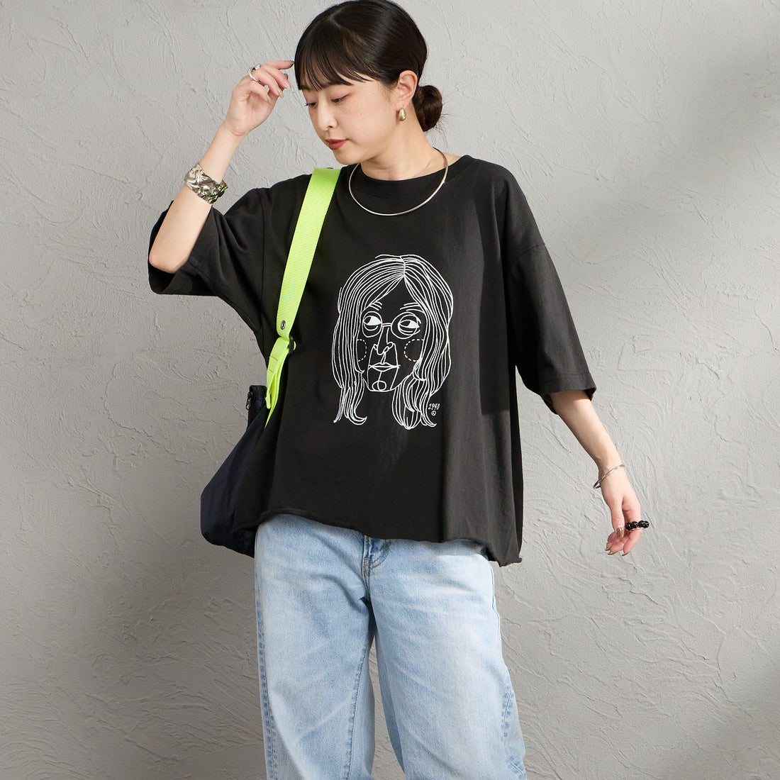 FUNG [ファング] 別注 J カットオフ プリントTシャツ [J-JF] BLACK &&モデル身長：150cm 着用サイズ：M&&