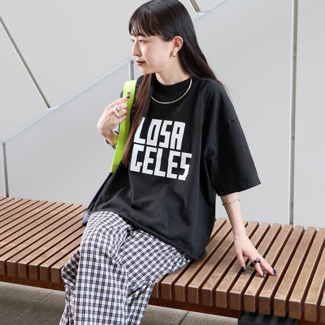 FUNG [ファング] L.A FRONT カットオフ プリントTシャツ [LA-FRONT] BLACK &&モデル身長：150cm 着用サイズ：M&&