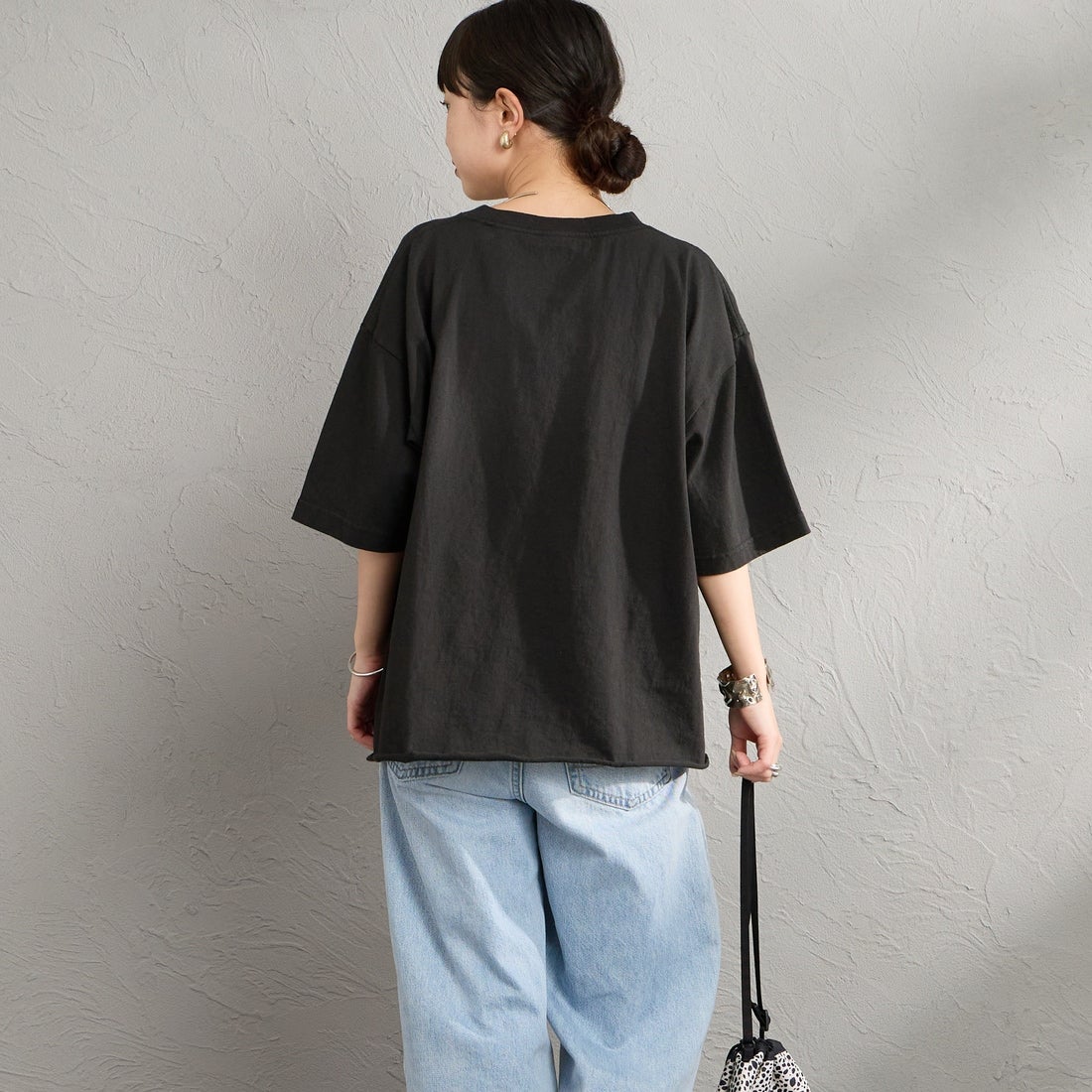 FUNG [ファング] L.A FRONT カットオフ プリントTシャツ [LA-FRONT] BLACK &&モデル身長：150cm 着用サイズ：M&&