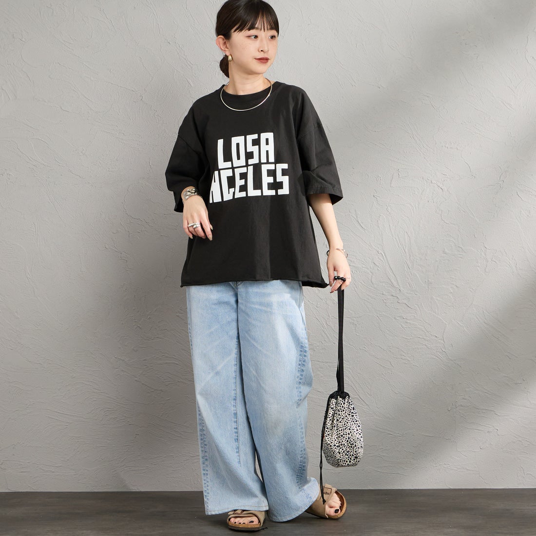 FUNG [ファング] L.A FRONT カットオフ プリントTシャツ [LA-FRONT] BLACK &&モデル身長：150cm 着用サイズ：M&&