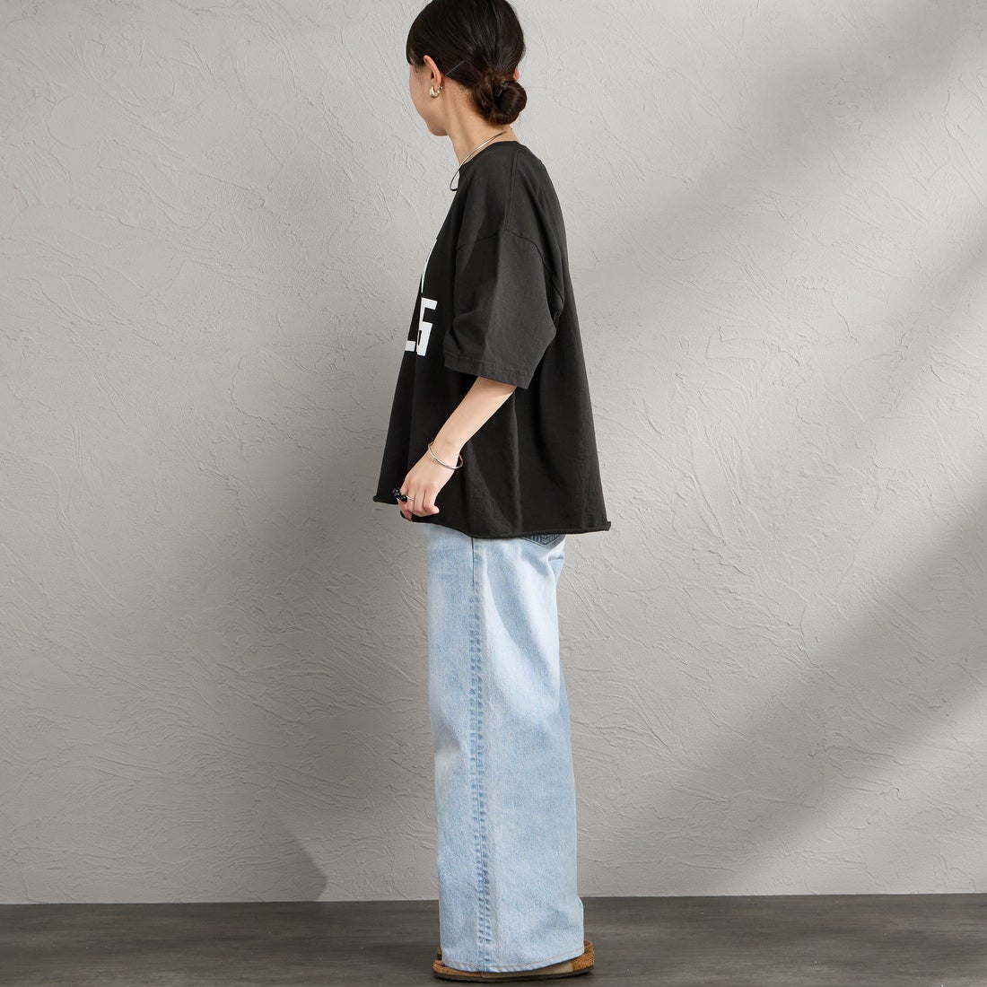 FUNG [ファング] L.A FRONT カットオフ プリントTシャツ [LA-FRONT] BLACK &&モデル身長：150cm 着用サイズ：M&&