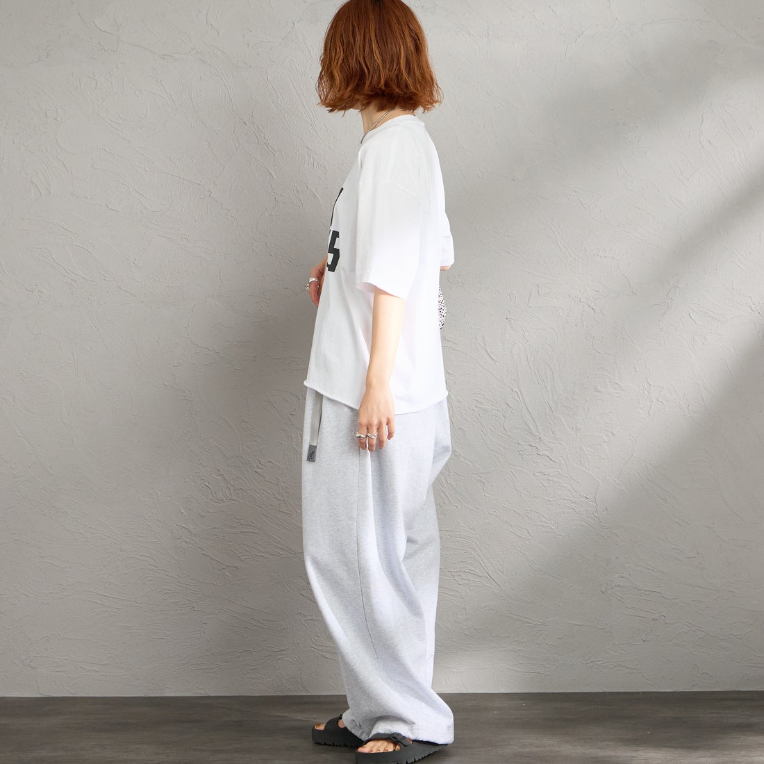 FUNG [ファング] L.A FRONT カットオフ プリントTシャツ [LA-FRONT] WHT/BLACK &&モデル身長：158cm 着用サイズ：M&&