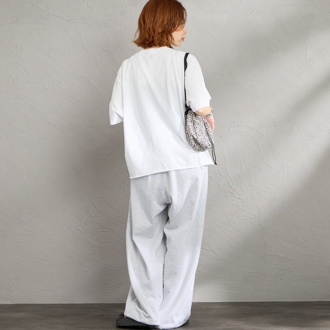 FUNG [ファング] L.A FRONT カットオフ プリントTシャツ [LA-FRONT] WHT/BLACK &&モデル身長：158cm 着用サイズ：M&&