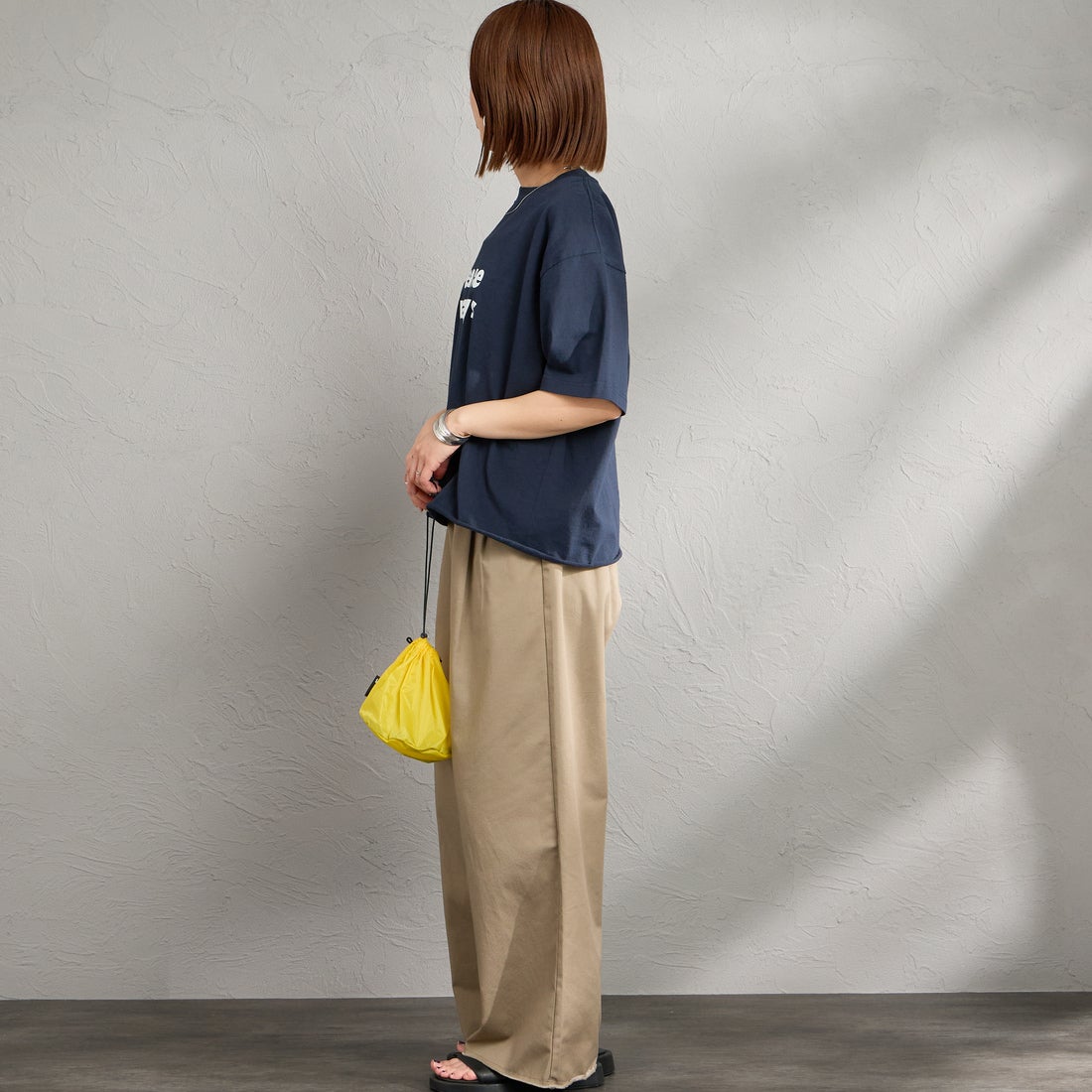 FUNG [ファング] PEACE ALWAYS カットオフ プリントTシャツ [PEACE-ALWAYS] NAVY &&モデル身長：159cm 着用サイズ：M&&