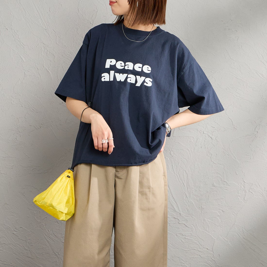 FUNG [ファング] PEACE ALWAYS カットオフ プリントTシャツ [PEACE-ALWAYS] NAVY &&モデル身長：159cm 着用サイズ：M&&