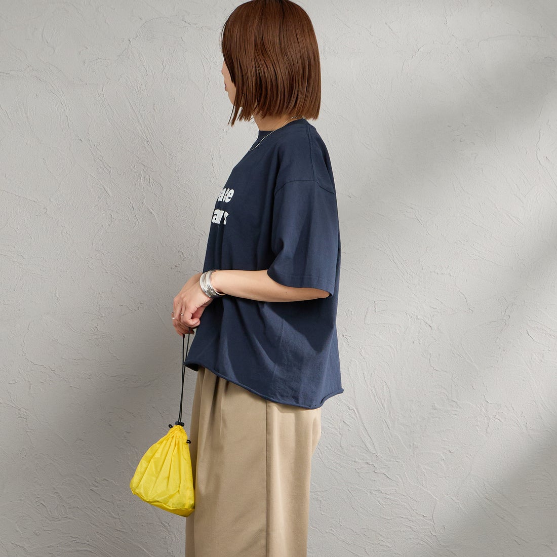 FUNG [ファング] PEACE ALWAYS カットオフ プリントTシャツ [PEACE-ALWAYS] NAVY &&モデル身長：159cm 着用サイズ：M&&