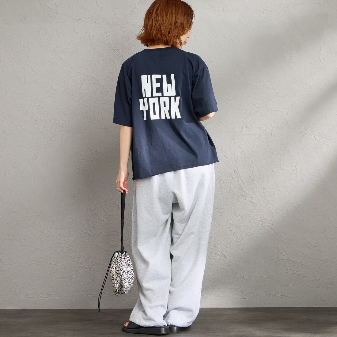 FUNG [ファング] N.Y FB カットオフ プリントTシャツ [NY-FB] NAVY &&モデル身長：158cm 着用サイズ：M&&