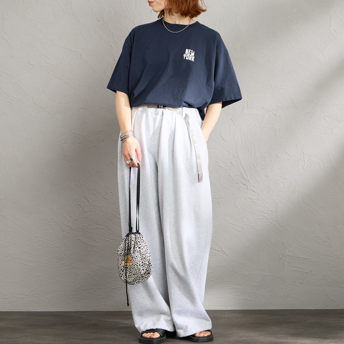 FUNG [ファング] N.Y FB カットオフ プリントTシャツ [NY-FB] NAVY &&モデル身長：158cm 着用サイズ：M&&