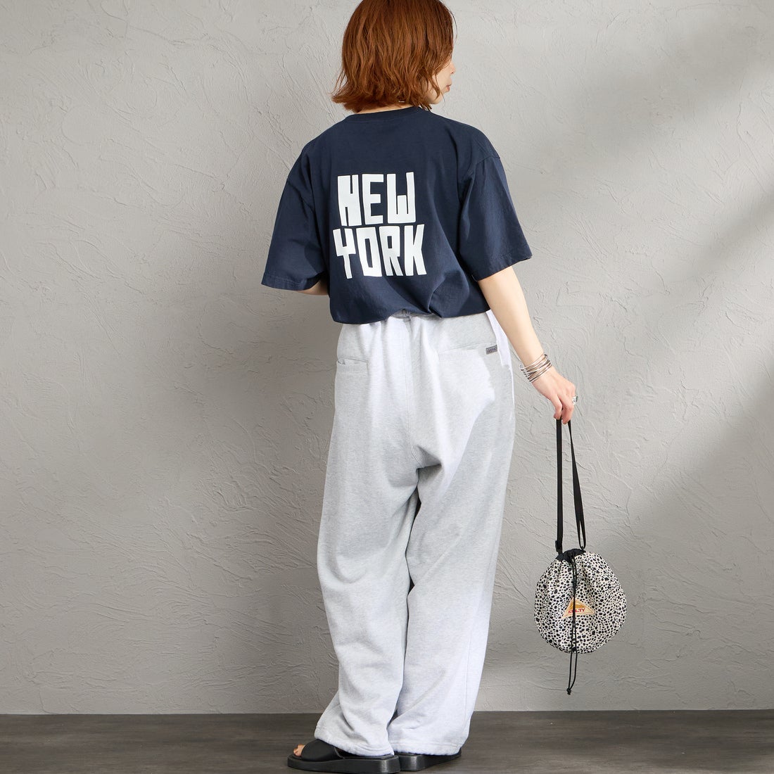 FUNG [ファング] N.Y FB カットオフ プリントTシャツ [NY-FB] NAVY &&モデル身長：158cm 着用サイズ：M&&