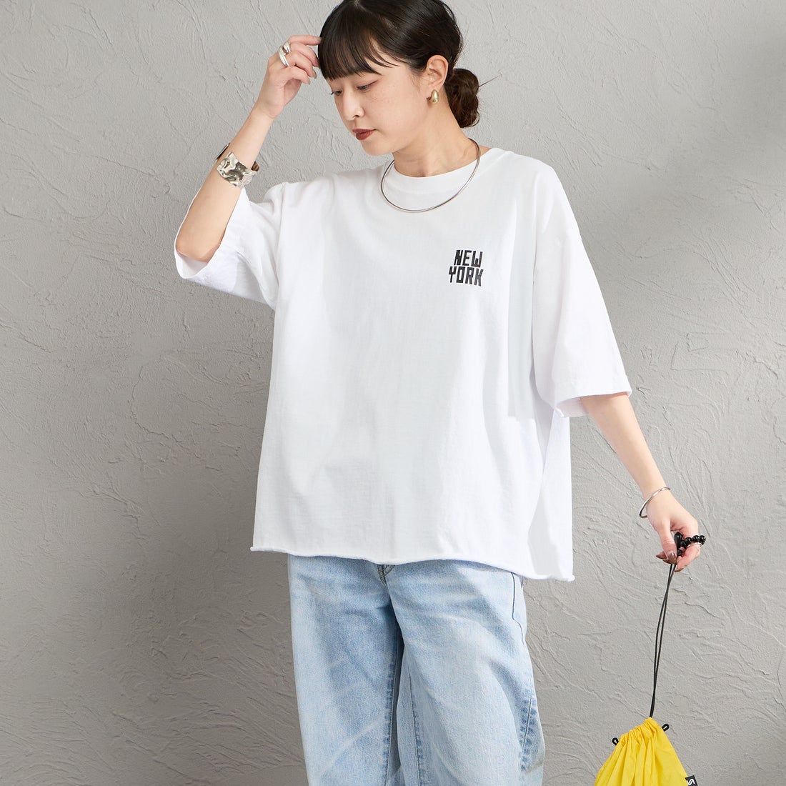 FUNG [ファング] N.Y FB カットオフ プリントTシャツ [NY-FB] WHT/BLACK &&モデル身長：150cm 着用サイズ：M&&