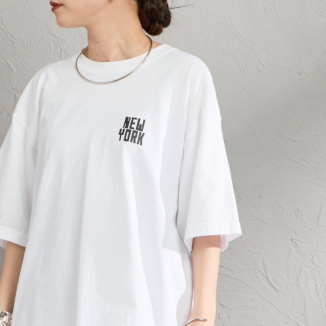 FUNG [ファング] N.Y FB カットオフ プリントTシャツ [NY-FB] WHT/BLACK &&モデル身長：150cm 着用サイズ：M&&