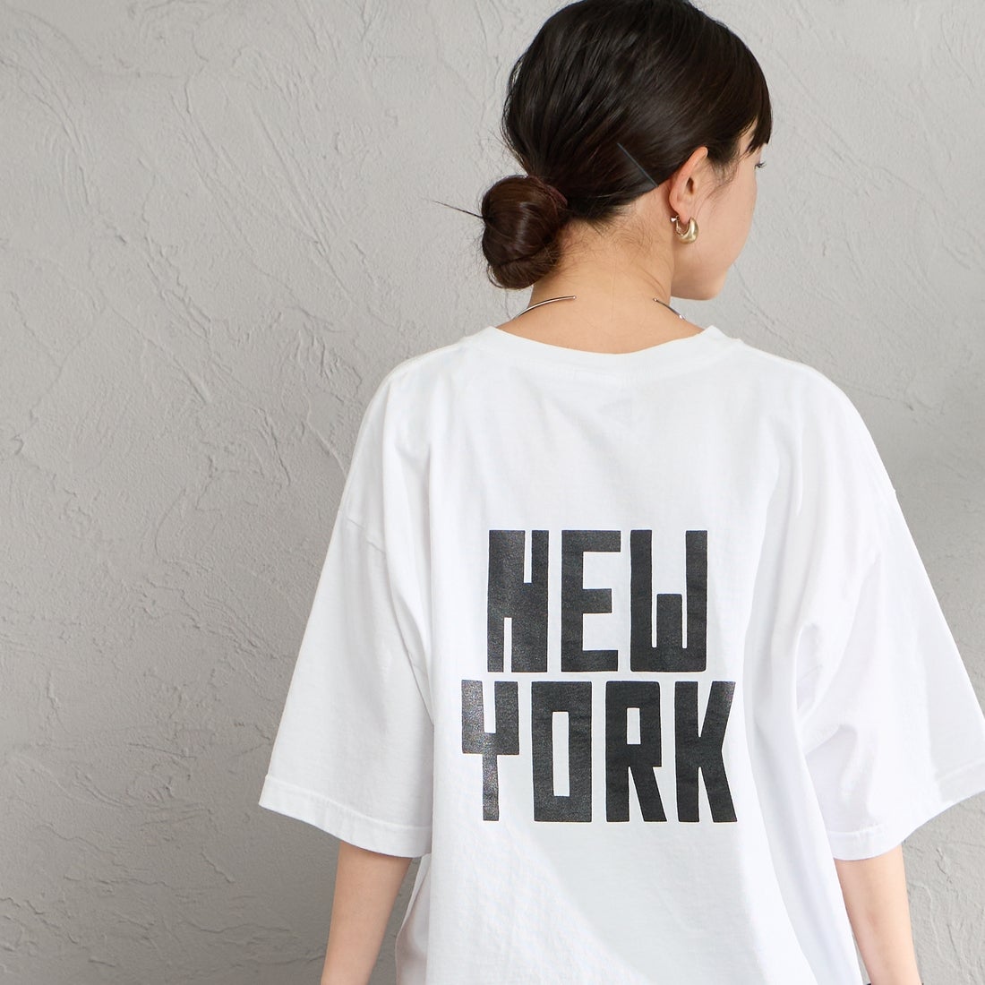 FUNG [ファング] N.Y FB カットオフ プリントTシャツ [NY-FB] WHT/BLACK &&モデル身長：150cm 着用サイズ：M&&