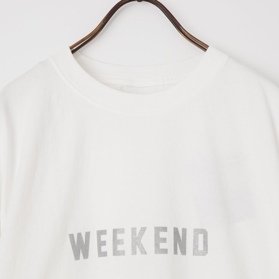 FUNG [ファング] 別注 WEEKEND カットオフ プリントTシャツ [WEEKEND-JF] WHT/SILVER