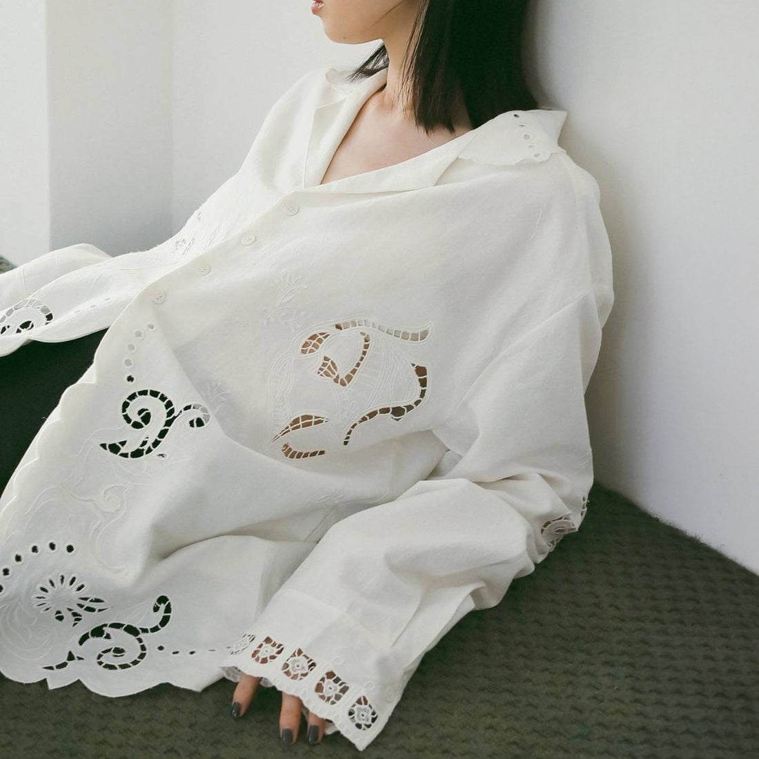 anuke [アンヌーク] カットワーク オープンカラーシャツ [62610418] WHT