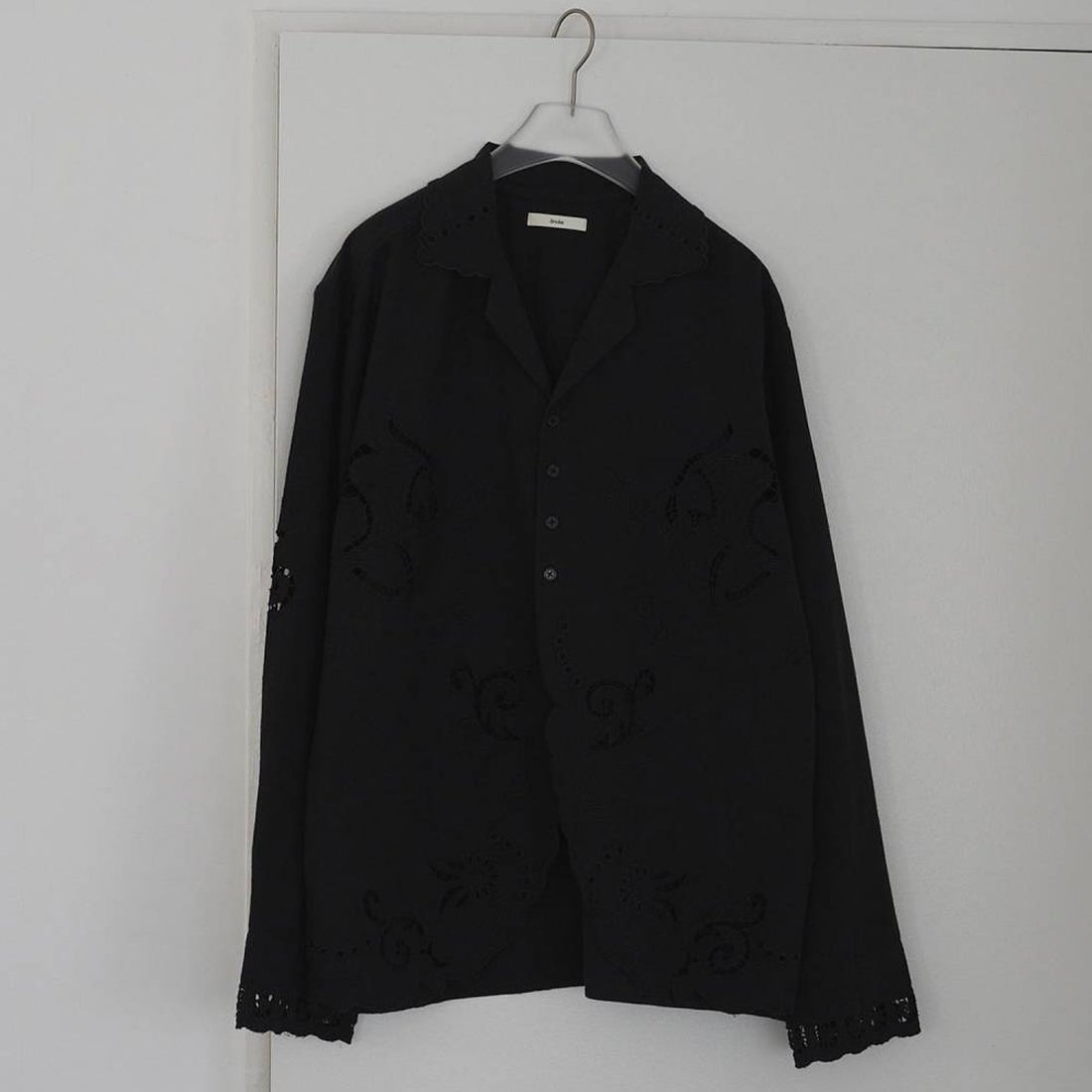 anuke [アンヌーク] カットワーク オープンカラーシャツ [62610418] BLK