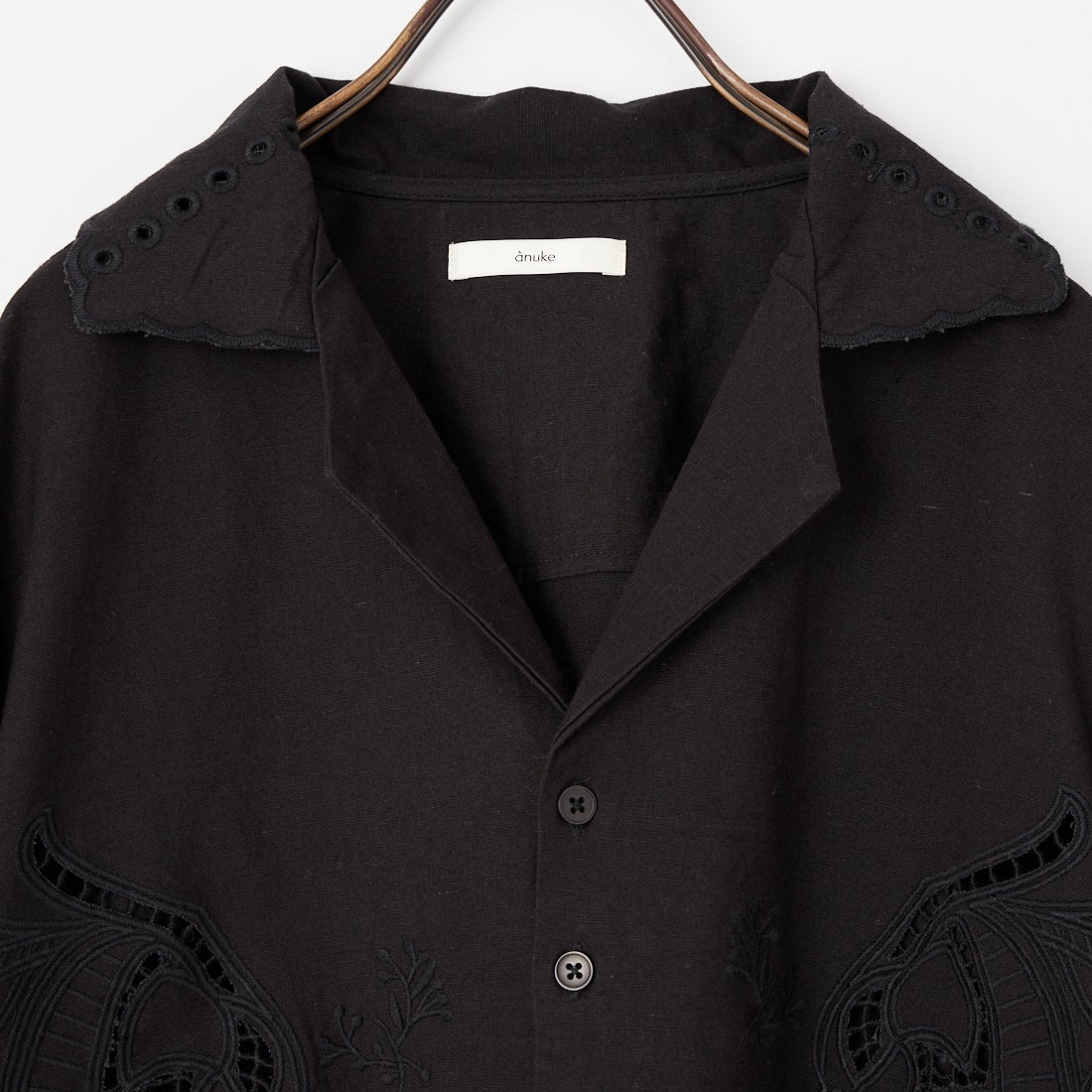 anuke [アンヌーク] カットワーク オープンカラーシャツ [62610418] BLK