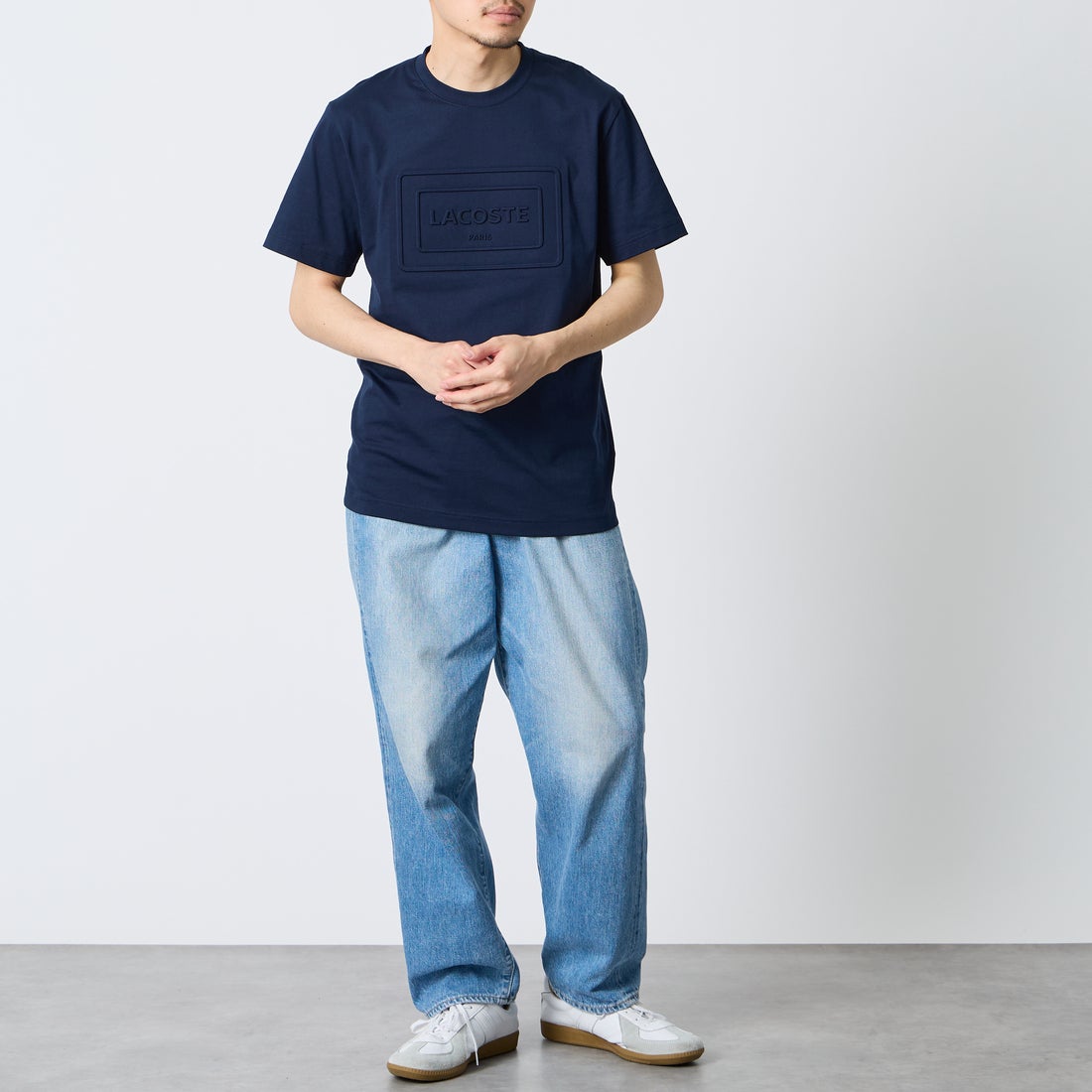 LACOSTE [ラコステ] エンボスパリロゴ クルーネックTシャツ [TH0794] 166 NAVY B &&モデル身長：167cm 着用サイズ：S&&