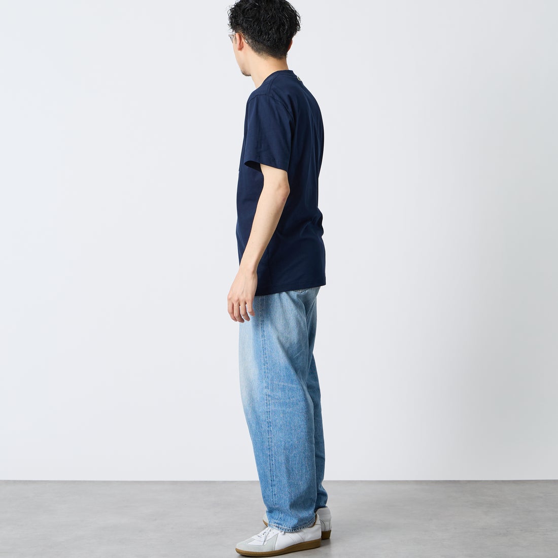 LACOSTE [ラコステ] エンボスパリロゴ クルーネックTシャツ [TH0794] 166 NAVY B &&モデル身長：167cm 着用サイズ：S&&