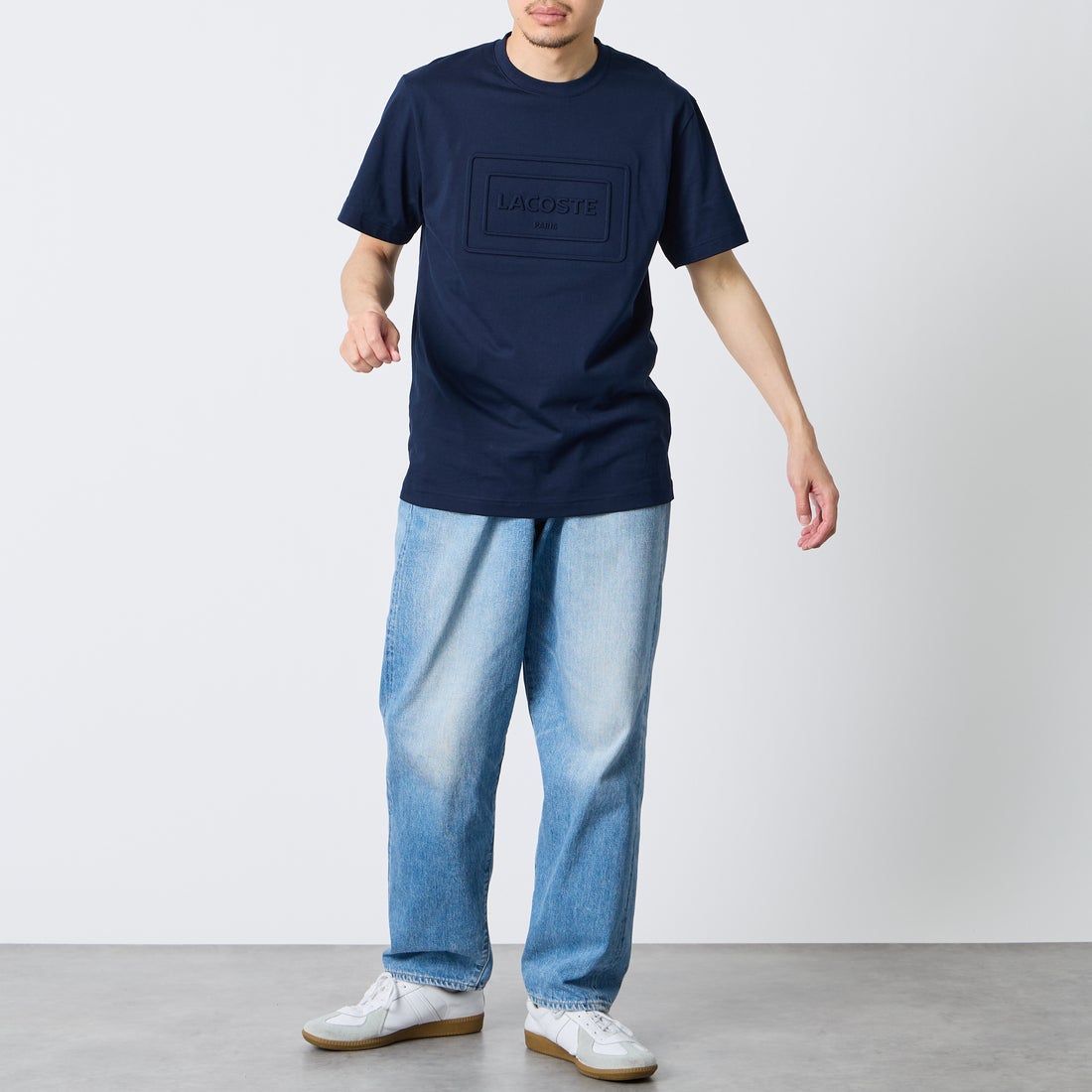 LACOSTE [ラコステ] エンボスパリロゴ クルーネックTシャツ [TH0794] 166 NAVY B &&モデル身長：167cm 着用サイズ：S&&