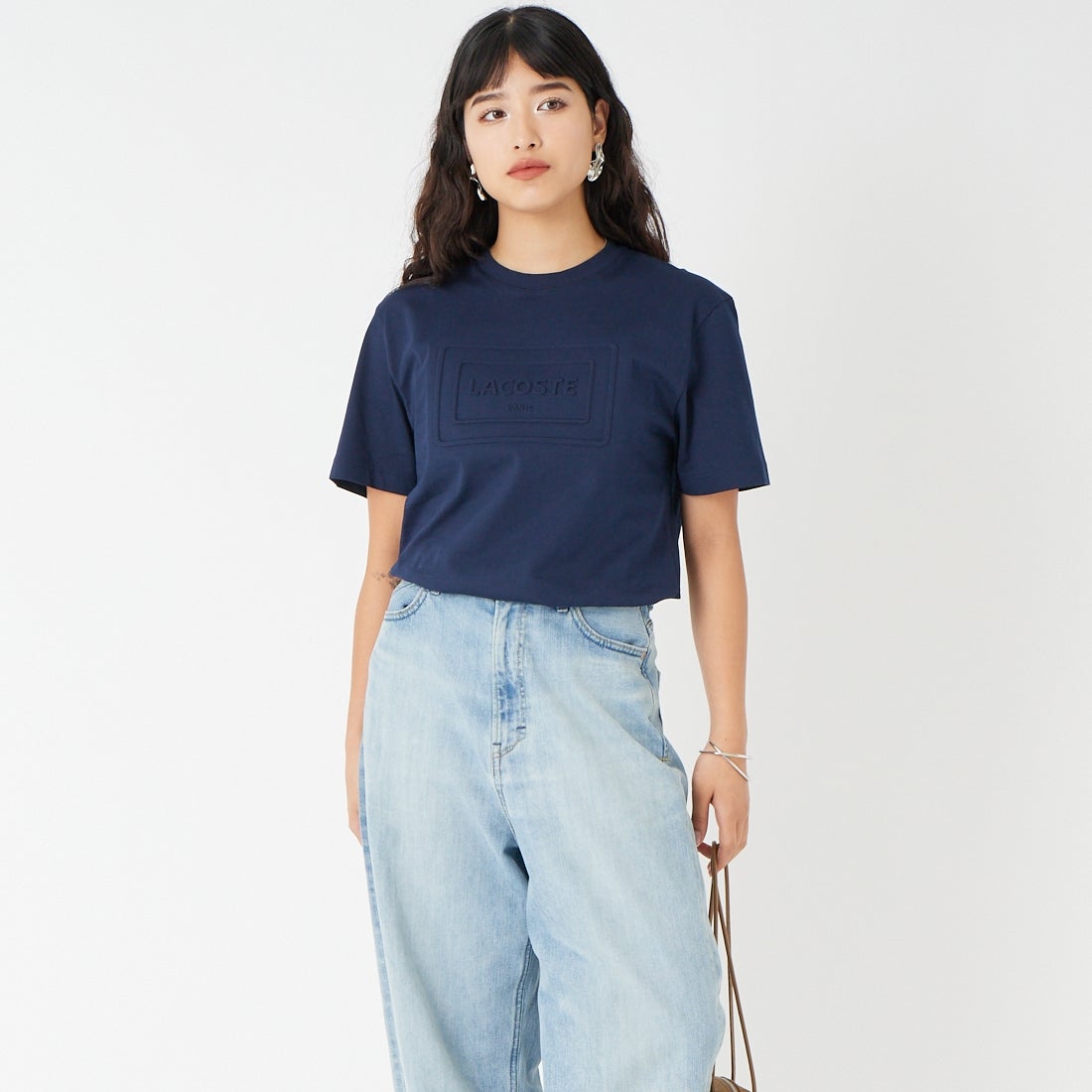 LACOSTE [ラコステ] エンボスパリロゴ クルーネックTシャツ [TH0794] 166 NAVY B &&モデル身長：162cm 着用サイズ：XS&&
