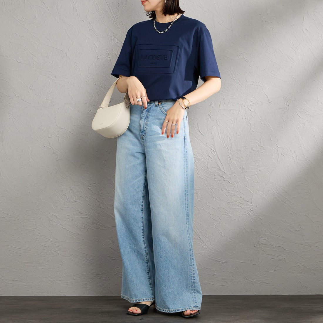 LACOSTE [ラコステ] エンボスパリロゴ クルーネックTシャツ [TH0794] 166 NAVY B &&モデル身長：160cm 着用サイズ：S&&