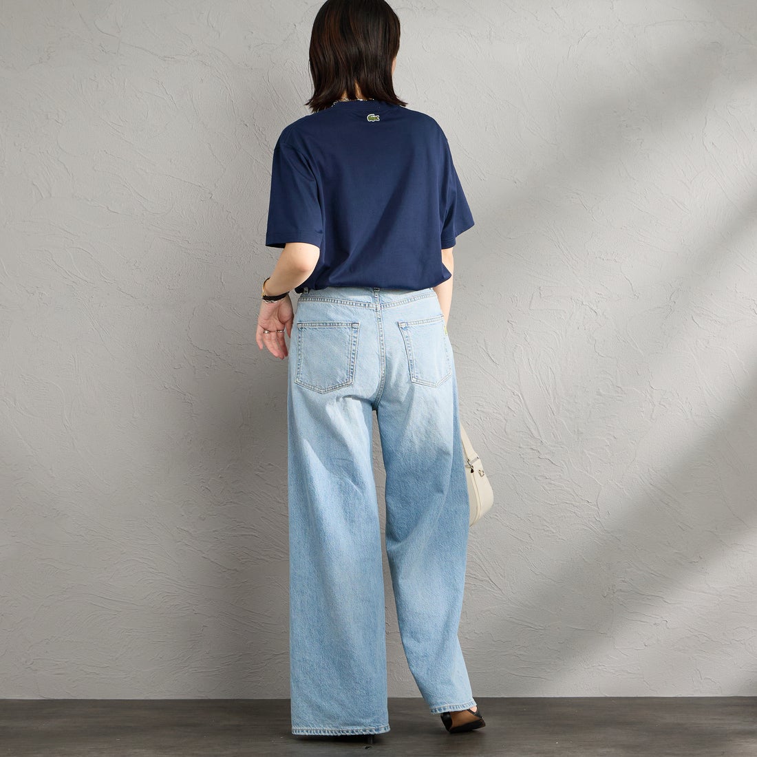 LACOSTE [ラコステ] エンボスパリロゴ クルーネックTシャツ [TH0794] 166 NAVY B &&モデル身長：160cm 着用サイズ：S&&