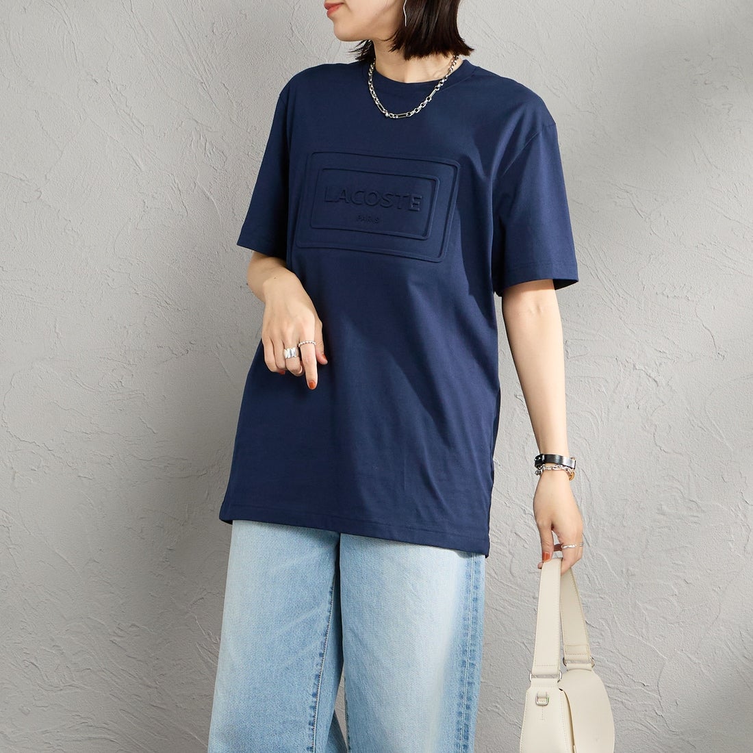 LACOSTE [ラコステ] エンボスパリロゴ クルーネックTシャツ [TH0794] 166 NAVY B &&モデル身長：160cm 着用サイズ：S&&