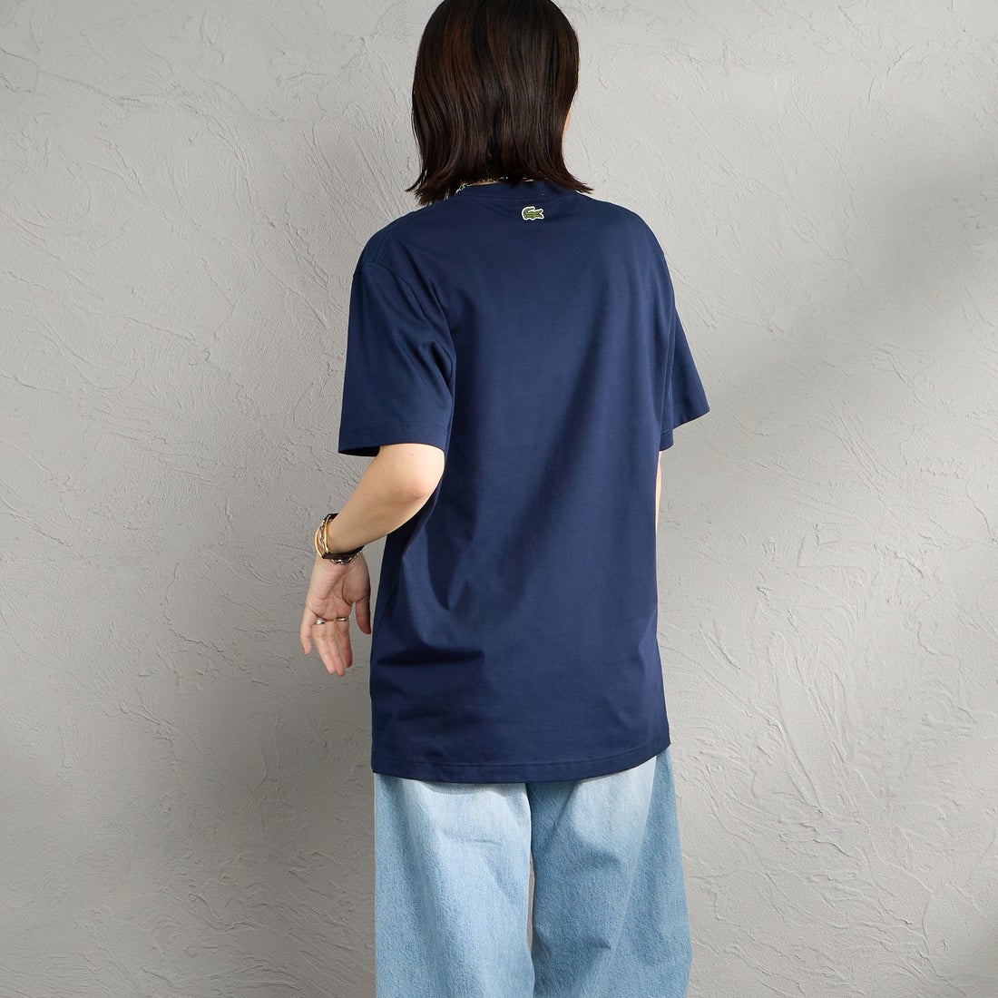 LACOSTE [ラコステ] エンボスパリロゴ クルーネックTシャツ [TH0794] 166 NAVY B &&モデル身長：160cm 着用サイズ：S&&