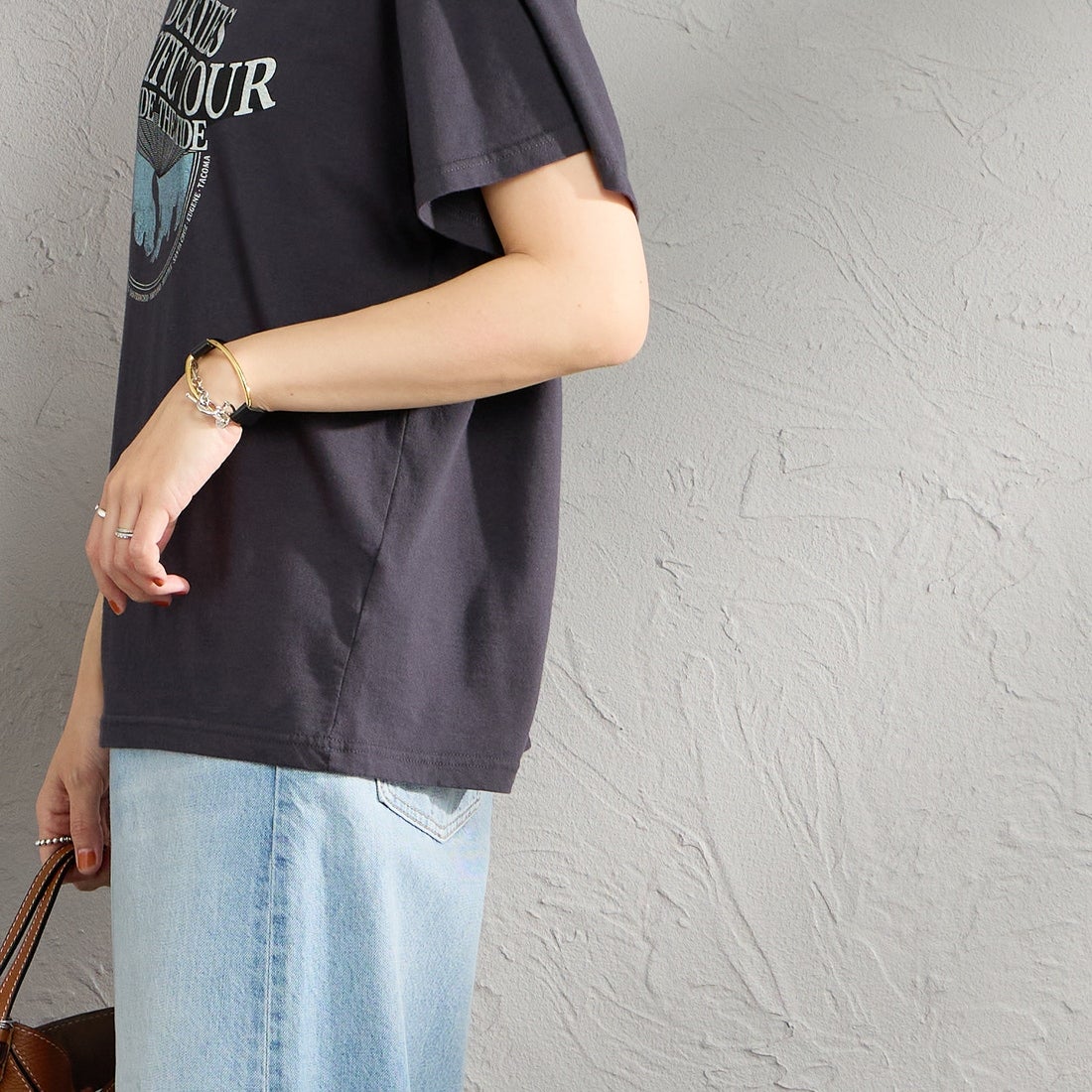 THE SHINZONE [ザ シンゾーン] BOATIES ツアーTシャツ [26MMSCU08] 06 GRAY &&モデル身長：160cm 着用サイズ：F0&&
