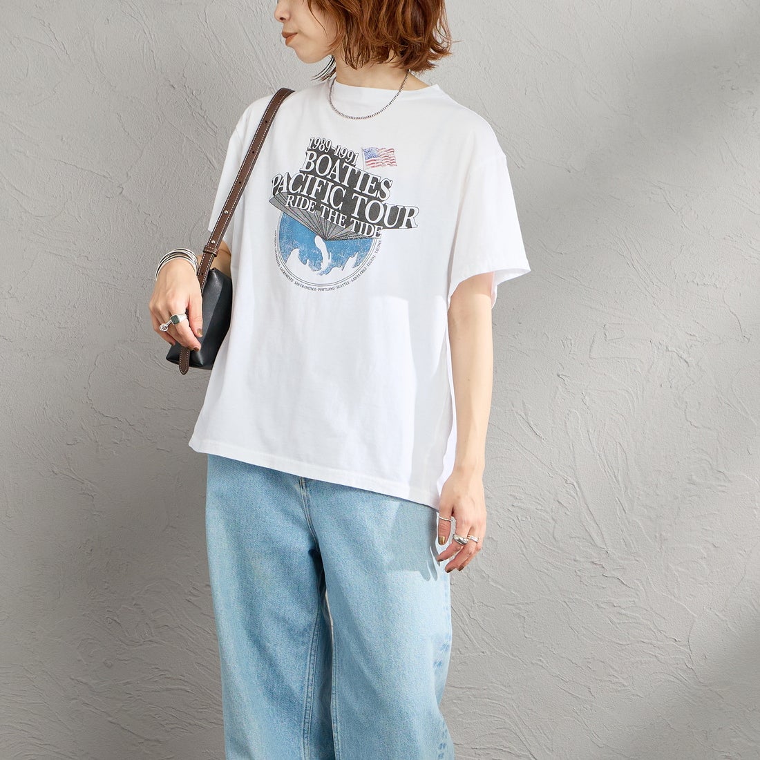 THE SHINZONE [ザ シンゾーン] BOATIES ツアーTシャツ [26MMSCU08] 01 WHITE &&モデル身長：158cm 着用サイズ：F0&&