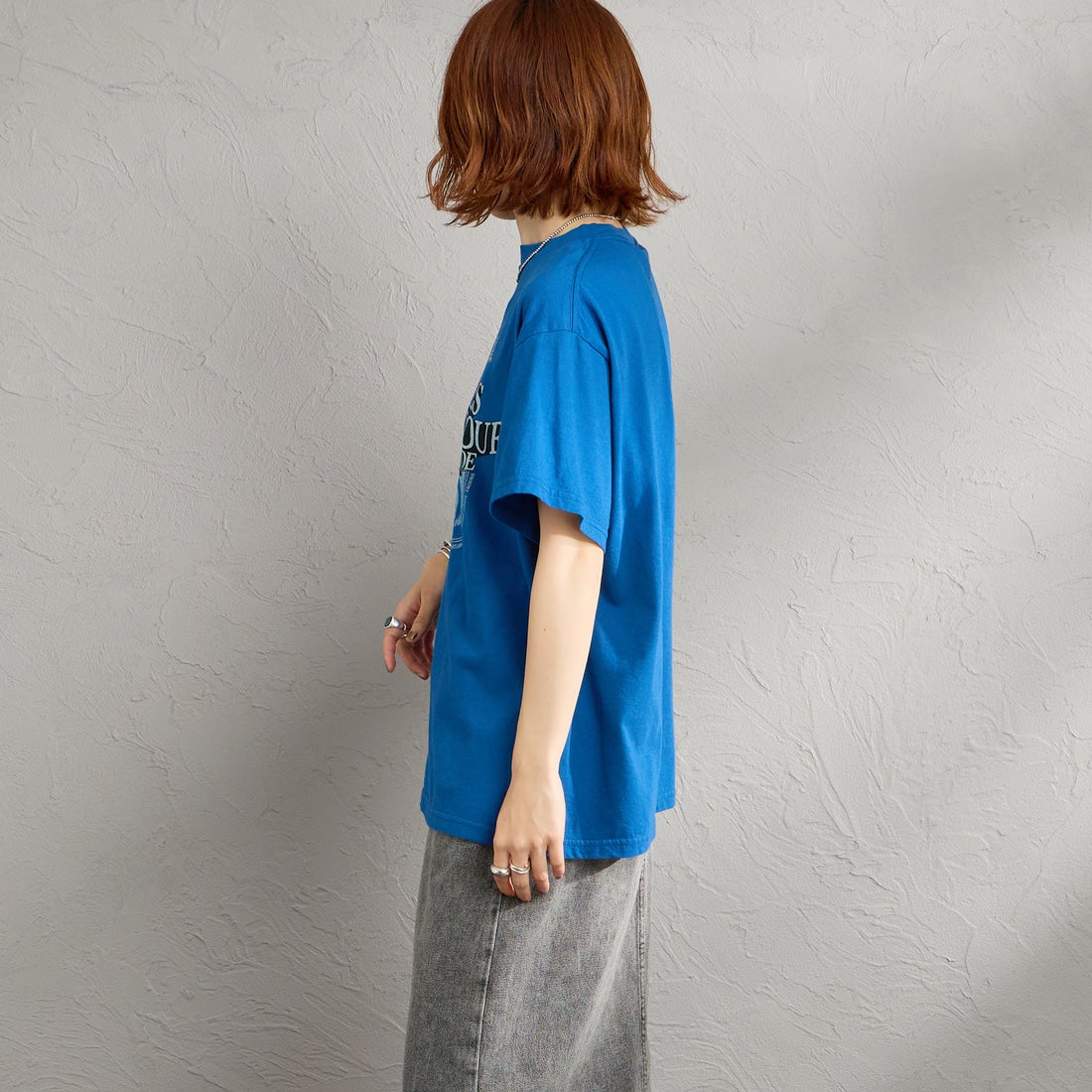 THE SHINZONE [ザ シンゾーン] BOATIES ツアーTシャツ [26MMSCU08] 83 BLUE &&モデル身長：158cm 着用サイズ：F0&&