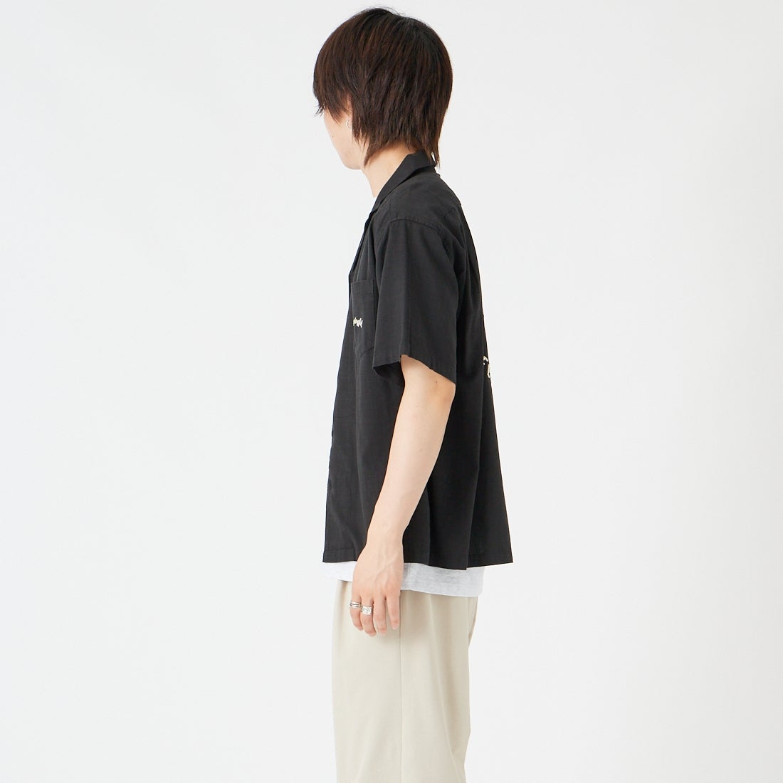 33Degrees [サーティスリーディグリーズ] 刺繍リネンラタッチ オープンカラーシャツ [TDR-262-028] 01BLK ﾄﾗ &&モデル身長：177cm 着用サイズ：M&&