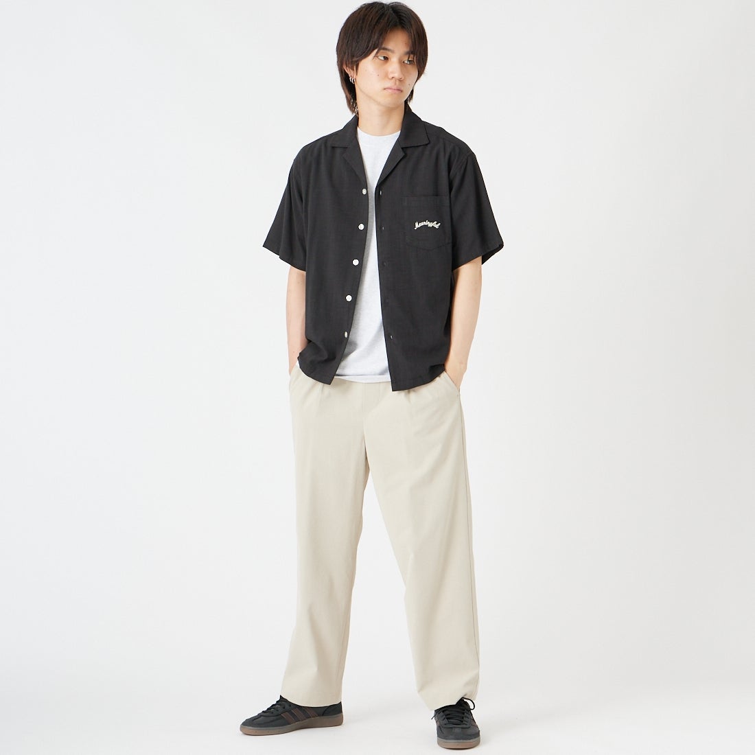 33Degrees [サーティスリーディグリーズ] 刺繍リネンラタッチ オープンカラーシャツ [TDR-262-028] 01BLK ﾄﾗ &&モデル身長：177cm 着用サイズ：M&&