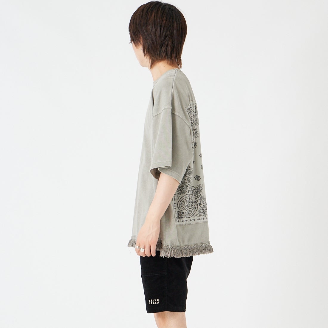 HELLO CALIF [ハローカリフ] HAV-A-HANK フリンジTシャツ [662004] GREIGE &&モデル身長：177cm 着用サイズ：L&&