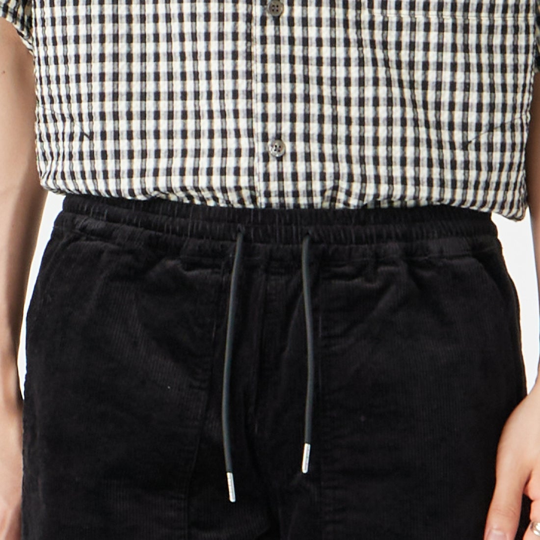 HELLO CALIF [ハローカリフ] サマーコーディロイ ショートパンツ [662330] BLACK &&モデル身長：177cm 着用サイズ：M&&