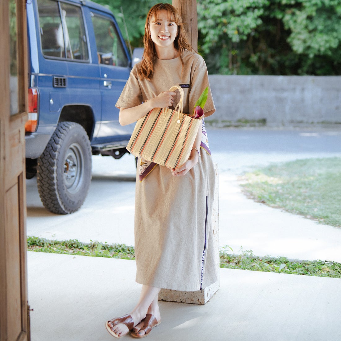 THOUSAND MILE [サウザンド マイル] 別注 シアサッカー ロゴジップ ショートスリーブワンピース [TM261SS50802-JF] 23 BEIGE &&モデル身長：167cm 着用サイズ：F&&