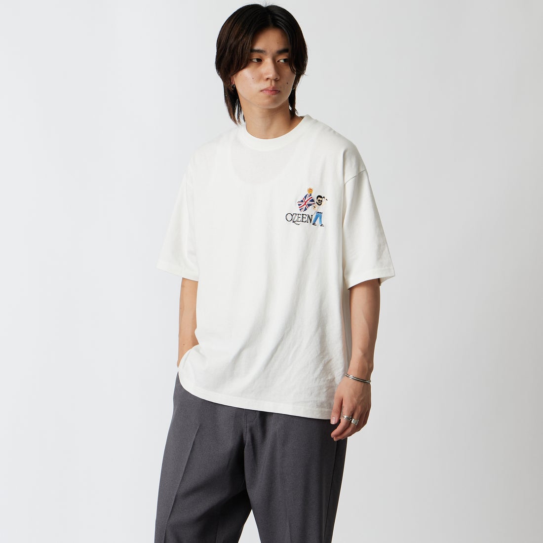 B WHITE&&モデル身長：177cm 着用サイズ：L&&