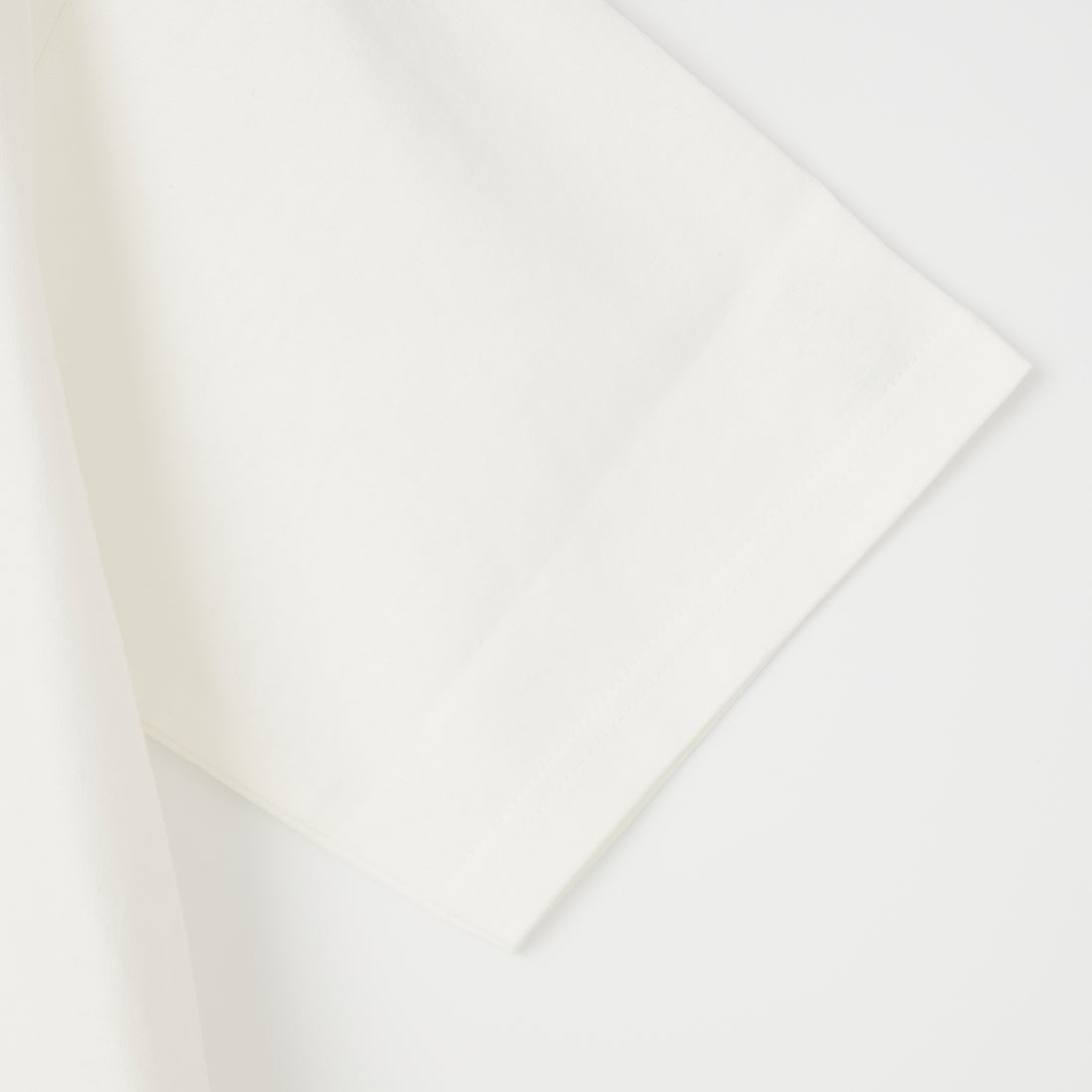 33Degrees [サーティスリーディグリーズ] 髭おじさんサガラ刺繍 半袖Tシャツ [TDR-262-042] A WHITE