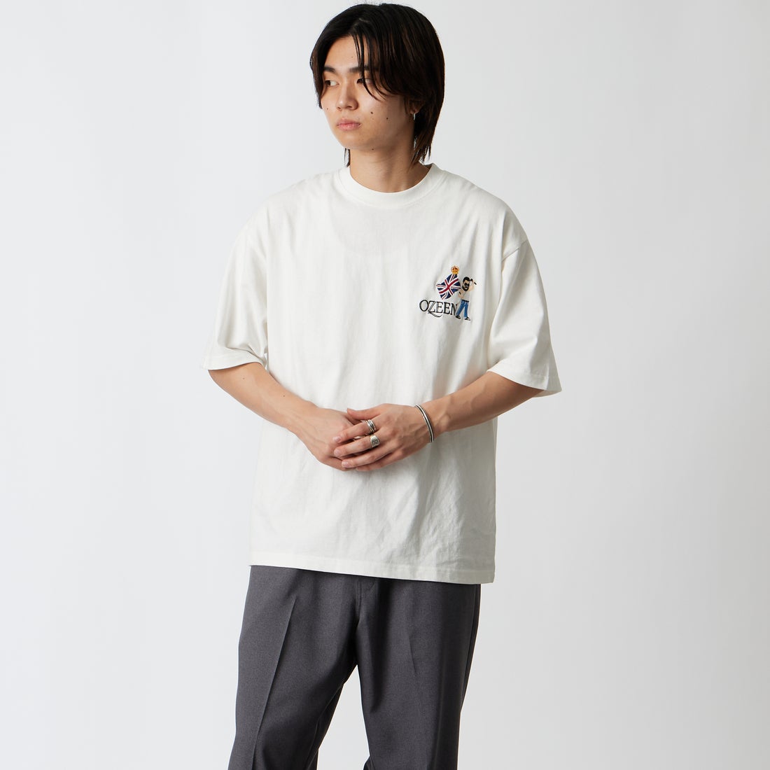 33Degrees [サーティスリーディグリーズ] 髭おじさんサガラ刺繍 半袖Tシャツ [TDR-262-042] B WHITE &&モデル身長：177cm 着用サイズ：L&&