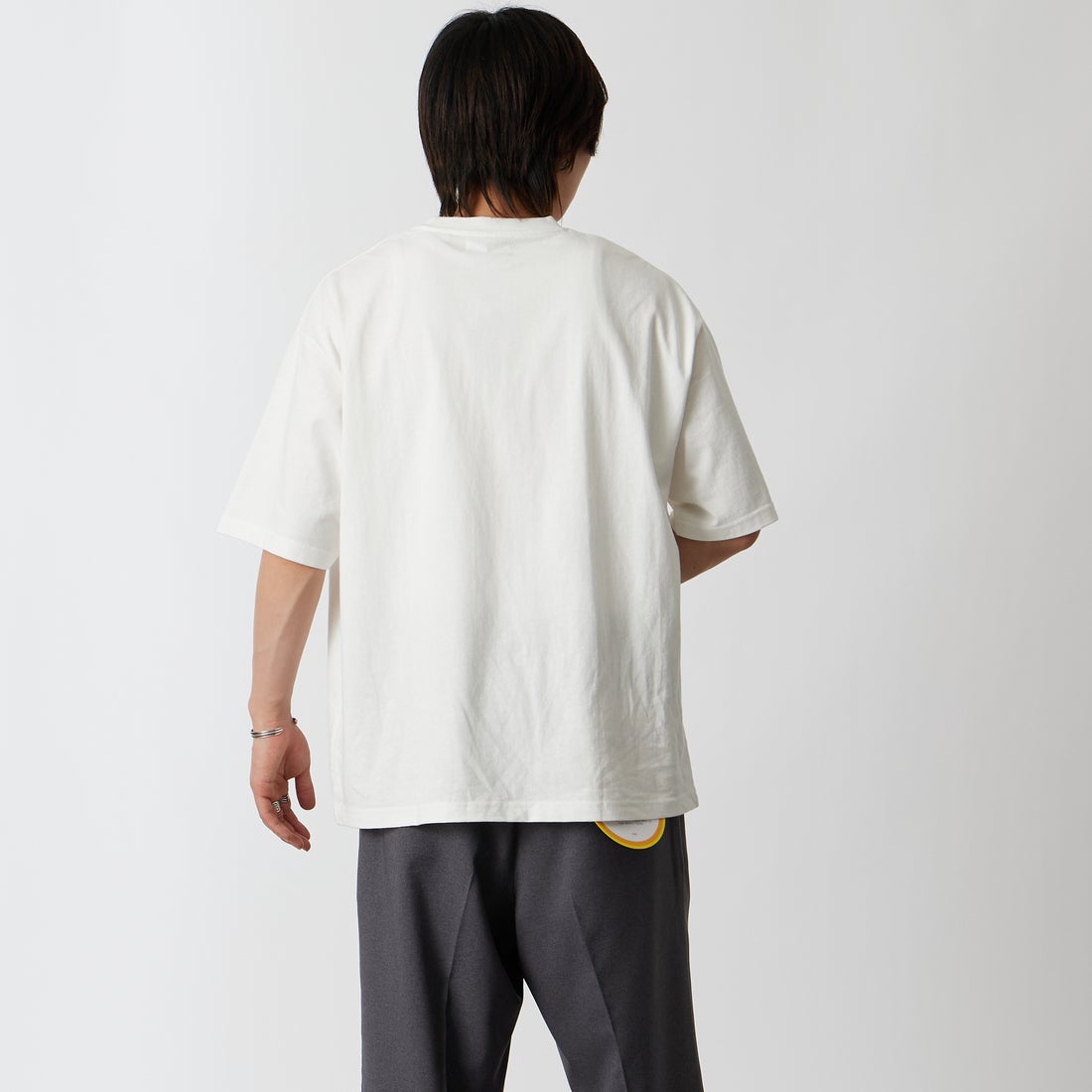 33Degrees [サーティスリーディグリーズ] 髭おじさんサガラ刺繍 半袖Tシャツ [TDR-262-042] B WHITE &&モデル身長：177cm 着用サイズ：L&&