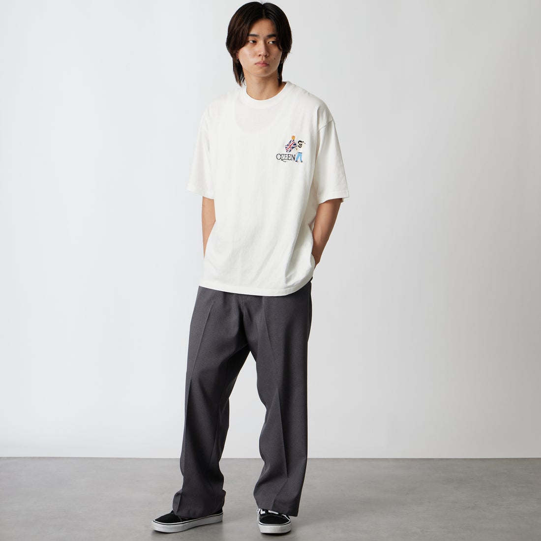 33Degrees [サーティスリーディグリーズ] 髭おじさんサガラ刺繍 半袖Tシャツ [TDR-262-042] B WHITE &&モデル身長：177cm 着用サイズ：L&&