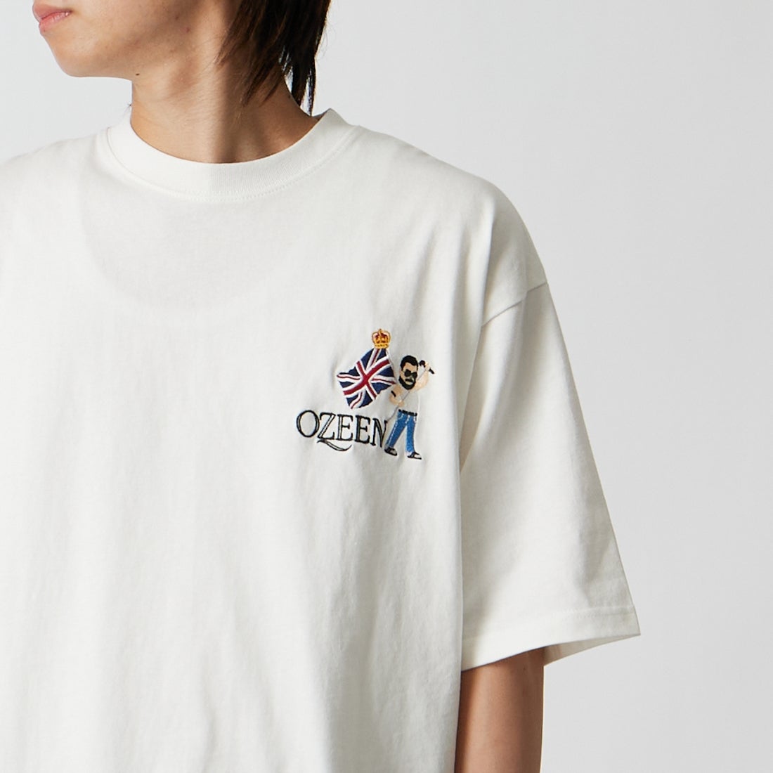 33Degrees [サーティスリーディグリーズ] 髭おじさんサガラ刺繍 半袖Tシャツ [TDR-262-042] B WHITE &&モデル身長：177cm 着用サイズ：L&&