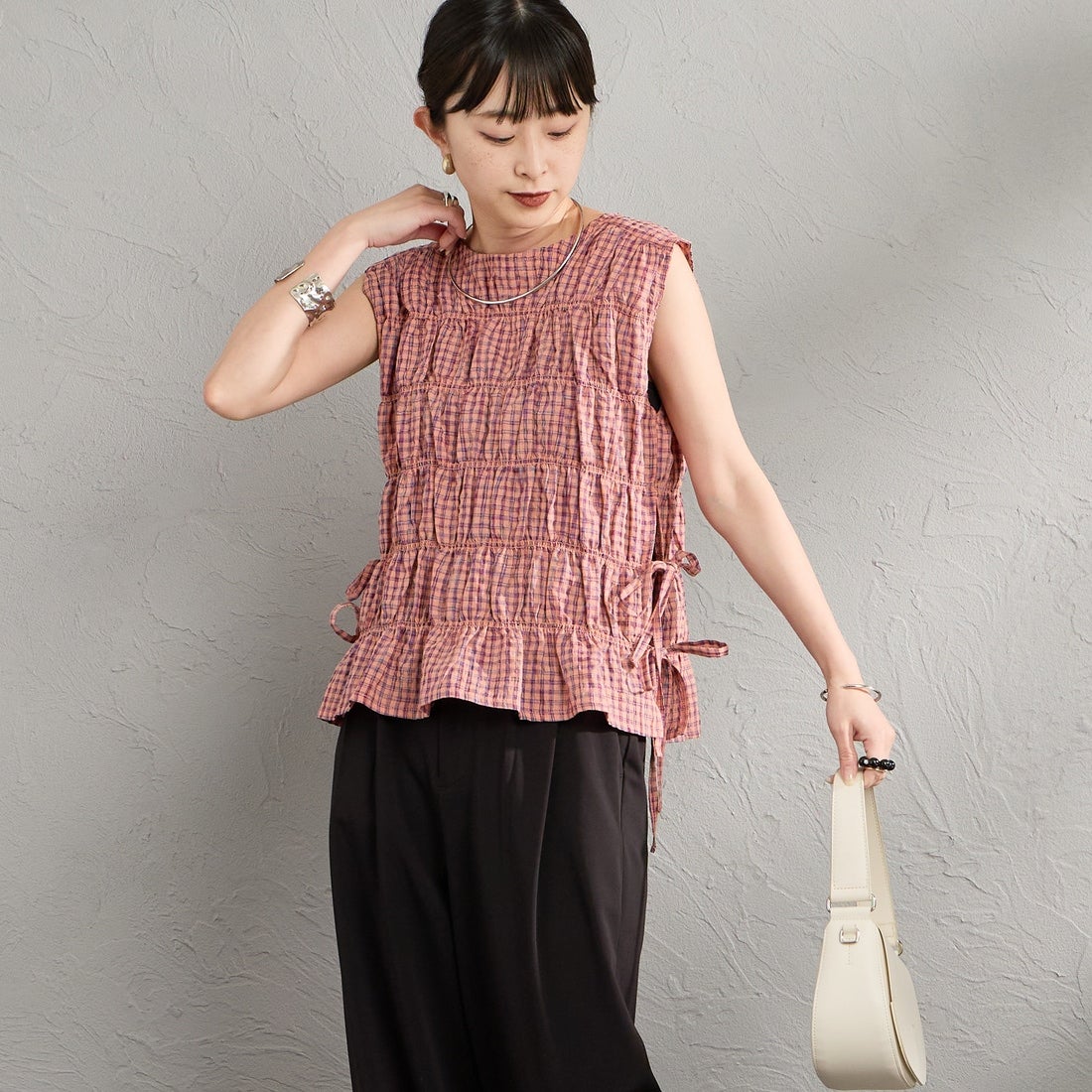 nenom [ネノム] チェックギャザーノースリーブブラウス [NE26322004] 41 PINK &&モデル身長：150cm 着用サイズ：F&&