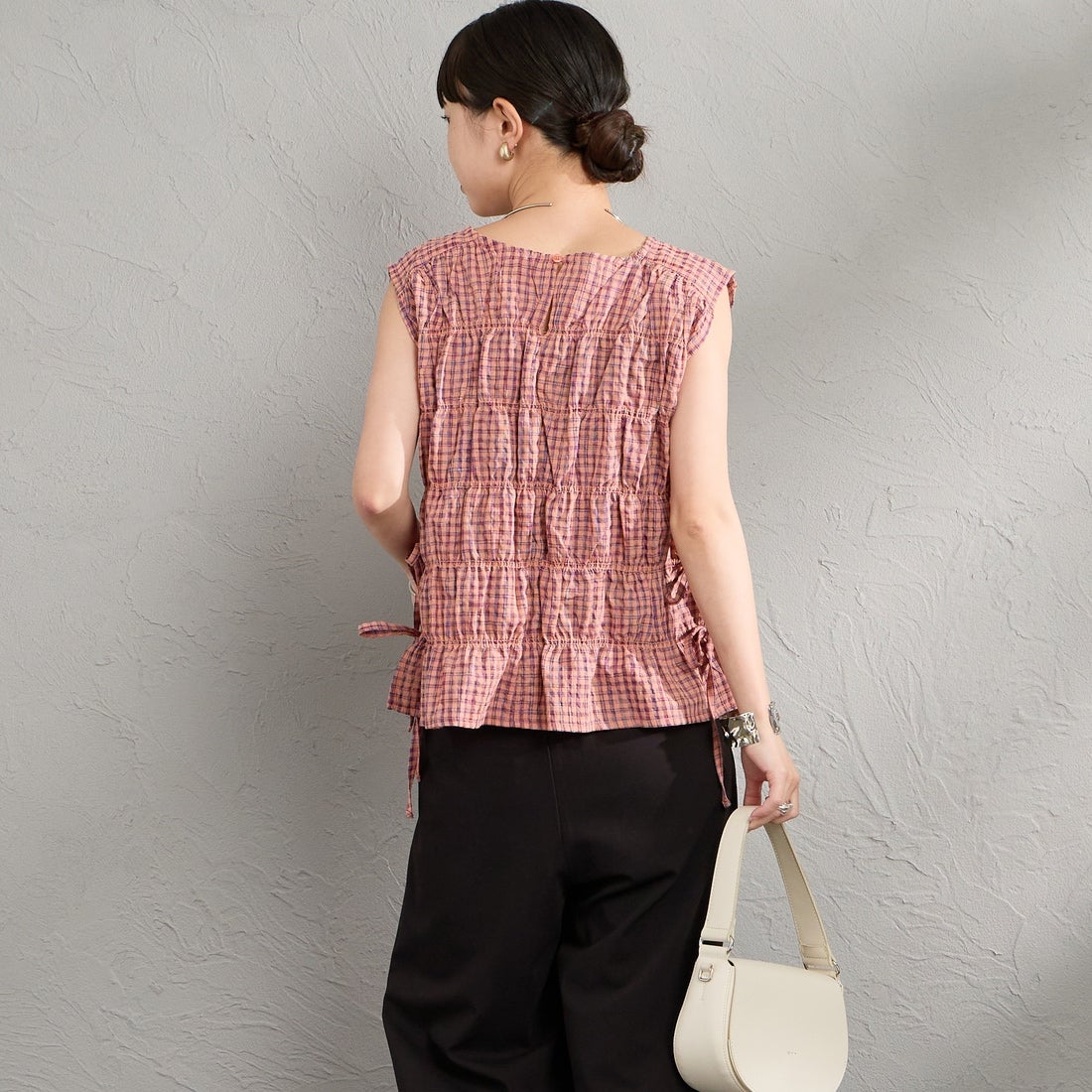 nenom [ネノム] チェックギャザーノースリーブブラウス [NE26322004] 41 PINK &&モデル身長：150cm 着用サイズ：F&&