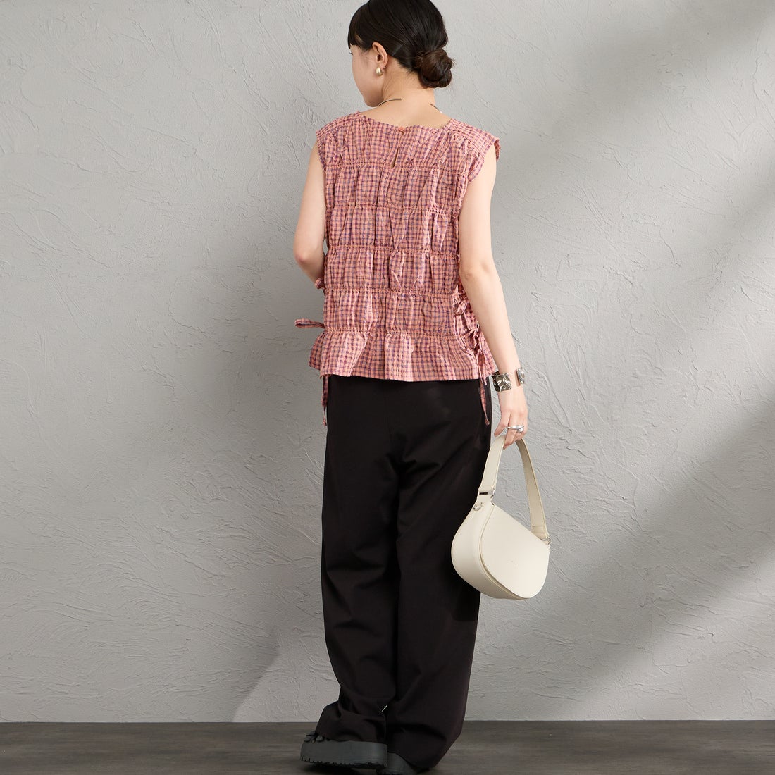 nenom [ネノム] チェックギャザーノースリーブブラウス [NE26322004] 41 PINK &&モデル身長：150cm 着用サイズ：F&&