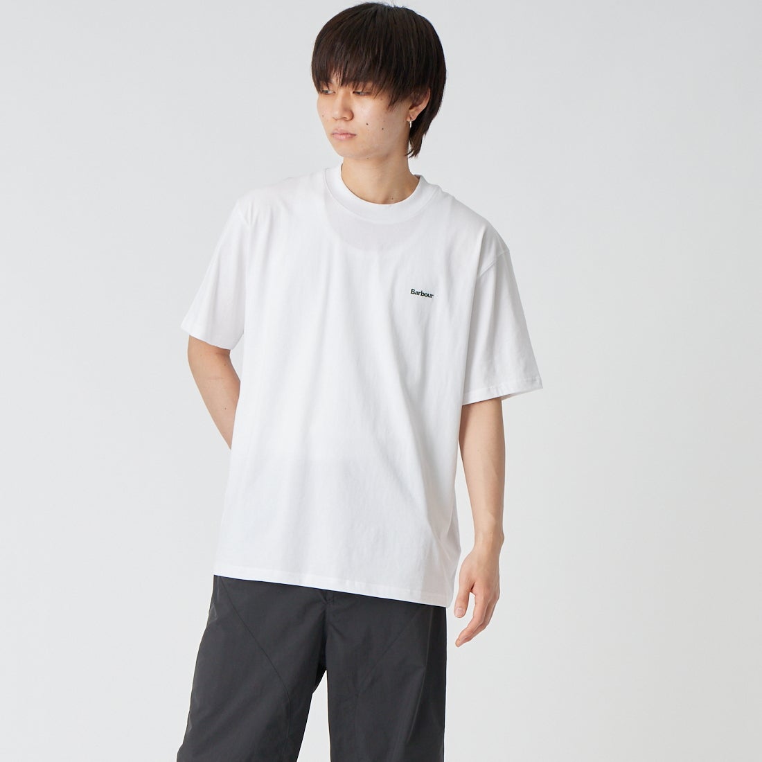 Barbour [バブアー] Dalton ワンポイント刺繍 ロゴTシャツ [MTS1678] WHITE &&モデル身長：177cm 着用サイズ：40&&