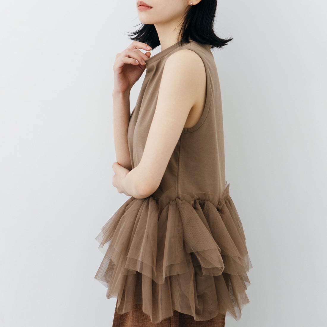 nenom [ネノム] バブルヘム チュールデザインノースリーブTシャツ [NE26612019] 28 BROWN