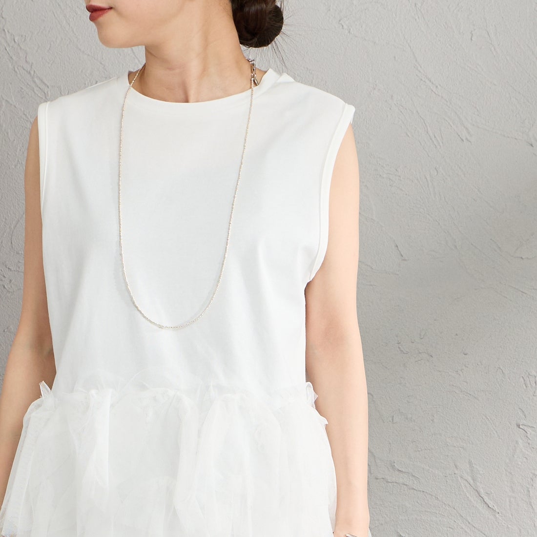 nenom [ネノム] バブルヘム チュールデザインノースリーブTシャツ [NE26612019] 02 OFF &&モデル身長：150cm 着用サイズ：F&&